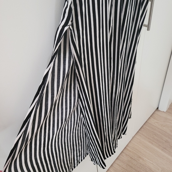 Billabong Black and White Striped Maxi Dress size small - Picture 5 of 9